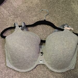 Victoria’s Secret T-Shirt Lightly Lined Full Coverage Bra – Grey (36DD)